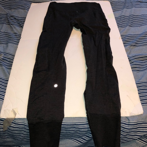 Grey lululemon size 4 leggings - Picture 5 of 5
